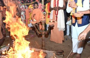 संतों का आशीर्वाद, जनसेवा का संकल्प: मुख्यमंत्री साय की विश्व शांति अखंड ब्रह्मयज्ञ में आस्था भरी उपस्थिति