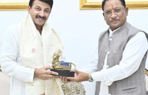 मुख्यमंत्री साय से सांसद मनोज तिवारी ने की भेंट
