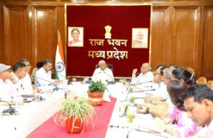 सिकल सेल औषधियां विशेष पिछड़ी जनजातीय क्षेत्रों की मोबाइल मेडिकल यूनिट में उपलब्ध हो : राज्यपाल पटेल