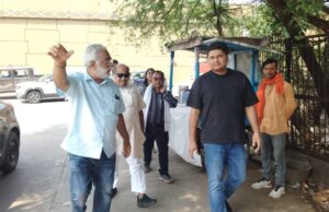 विधायक और कमिश्नर निकले नाला की सफाई देखने, दिए निर्देश
