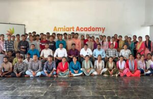 स्टार्टअप और निजी क्षेत्र में अवसरों के लिए तैयार होते युवा – ग्राम सकरी में ग्राफिक डिजाइन स्किल वर्कशॉप सफलतापूर्वक संपन्न।