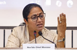 रेखा सरकार की बड़ी पहल, कोविड-19 से जान गंवाने वालों के परिजनों को मिलेगा मुआवजा
