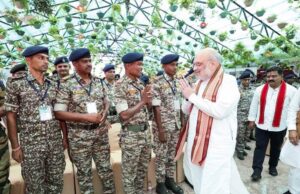 अमित शाह ने सुरक्षा बलों के जवानों से किया संवाद