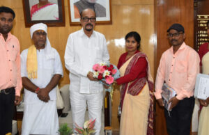 राज्यपाल ने तुलसी शिशु मंदिर कांकेर के विकास के लिए 2 लाख रूपए दिए