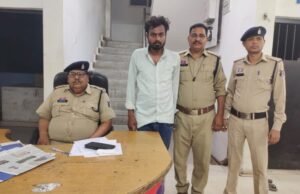 पत्नी की गला दबाकर हत्या करने वाला आरोपी पति पुलिस की गिरफ्त में