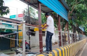 शासकीय पोल में अवैध बैनर- पोस्टर, संचालको पर 10-10 हजार रूपये का जुर्माना