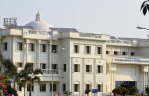 प्रोफेसर डॉ. ओम प्रकाश व्यास IIIT के बने निदेशक