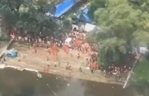 सावन के तीसरे सोमवार को सीएम ने कांवड़ियों पर हेलीकॉप्टर से बरसाए फूल