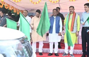 मुख्यमंत्री ने मैदानी स्वास्थ्य अमले के लिए 151 नए वाहनों को दिखाई हरी झंडी