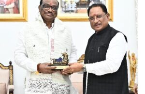 मुख्यमंत्री साय से केंद्रीय मंत्री दुर्गा दास उइके ने की मुलाकात