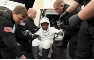 शुभांशु शुक्ला की धरती पर वापसी, देखें पहली तस्वीर