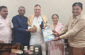 निशक्त जन वित्त एवं विकास निगम के अध्यक्ष लोकेश कावड़िया ने स्पीच थेरेपी सेन्टर का अवलोकन किया।
