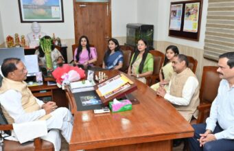 मुख्यमंत्री श्री साय से राज्य प्रशासनिक सेवा के प्रशिक्षु अधिकारियों ने की सौजन्य मुलाकात