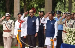 राज्यपाल डेका और मुख्यमंत्री साय ने शहीद वाटिका पहुंचकर शहीद जवानों को दी श्रद्धांजलि