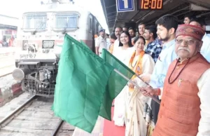मुख्यमंत्री तीर्थ दर्शन योजना : दुर्ग संभाग के 800 तीर्थयात्री द्वारका, सोमनाथ एवं नागेश्वर के लिए रवाना
