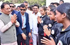 मुख्यमंत्री साय ने यूनिटी मार्च के लिए राज्य के 68 युवाओं के दल को हरी झंडी दिखाकर किया रवाना