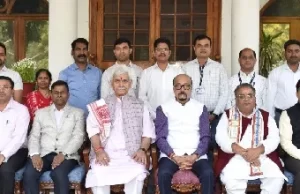 राज्यपाल रमेन डेका से जम्मू-कश्मीर के उपराज्यपाल मनोज सिन्हा ने की मुलाकात