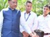 पैरों से चित्र उकेरने वाली पूनम बिटिया के जीवन में मुख्यमंत्री ने भरी नई उम्मीद — अब विशेष विद्यालय में मिलेगा शिक्षण और छात्रवृत्ति