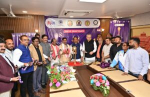 मुख्यमंत्री और विधानसभा अध्यक्ष ने हॉकी मेन्स जूनियर वर्ल्ड कप ट्रॉफी 2025 का किया भव्य अनावरण