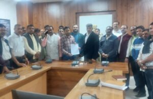 कबीरधाम में सहकारी समिति प्रबंधकों और ऑपरेटर्स की हड़ताल स्थगित