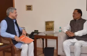 मुख्यमंत्री साय ने केंद्रीय रेल मंत्री वैष्णव से की मुलाकात, छत्तीसगढ़ में रेल सुविधाओं के विस्तार, नए प्रोजेक्ट्स की प्रगति पर चर्चा