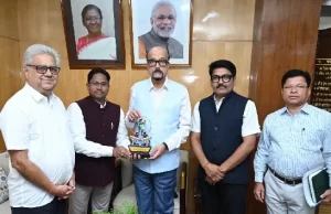 राज्यपाल रमेन डेका से राज्य अनुसूचित जनजाति आयोग के अध्यक्ष मंडावी ने मुलाकात की