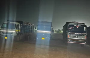 रातभर नाकेबंदी कर खनिज विभाग ने 8 हाईवा किए जब्त