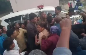 कार्रवाई करने पहुंची आबकारी टीम पर हमला, अधिकारी को बनाया बंधक