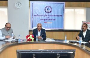 सड़क सुरक्षा माह के अंतर्गत सड़क सुरक्षा और दुर्घटनाओं की रोकथाम के लिए किए जा रहे जन-जागरूकता कार्यक्रम