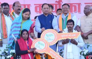 कर्मा महोत्सव में लोक कलाकारों ने दी रंगारंग प्रस्तुतियां