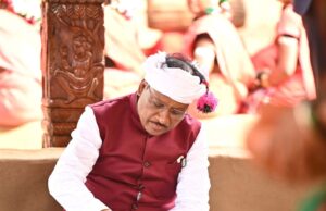 नक्सल मुक्त बस्तर की दिशा में एक और निर्णायक कदम : चार इनामी माओवादियों ने किया आत्मसमर्पण