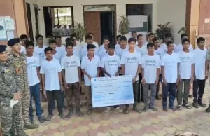 नक्सलवाद को बड़ा झटका, 29 नक्सलियों ने किया आत्मसमर्पण