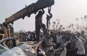 धमतरी में बस-कार की भिड़ंत, CRPF के तीन जवानों समेत 4 की मौत