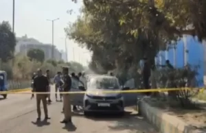 वेलेंटाइन डे पर कार के अंदर मिले युवक-युवती के शव