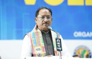 मुख्यमंत्री श्री साय ने तमिलनाडू और सर्विसेस के बीच हुए उद्घाटन मैच को पूरा देखा, कांटे के मुकाबले वाले मैच के समाप्त होने के बाद ही इंडोर स्टेडियम से निकले