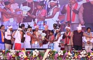 सुकमा के जनजातीय नाट्य ने बिखेरा जलवा