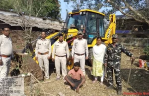 वन भूमि पर अवैध कब्जे के प्रयास पर वन विभाग की त्वरित कार्रवाई, जेसीबी मशीन जब्त