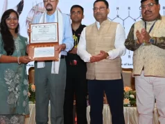 अपनी भावनाओं, दुख और खुशी को व्यक्त करने का सबसे सरल और सशक्त माध्यम हमारी मातृभाषा होती है : डेका