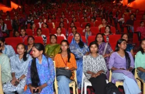 मंत्री लक्ष्मी राजवाड़े ने 600 छात्राओं को दिखाई द केरल स्टोरी 2