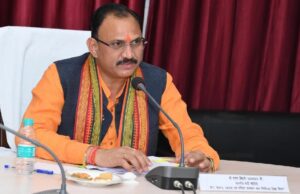 राज्य में शासकीय कर्मचारियों को कैशलेस इलाज सुविधा के लिए बजट मेें 100 करोड़ रूपए का प्रावधान