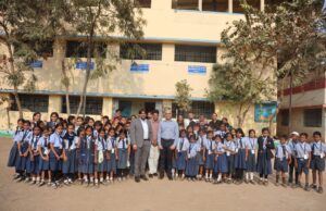 एमएमआई नारायणा हॉस्पिटल ने सामाजिक सरोकार के तहत रायपुर के चार सरकारी स्कूलों की मदद की।