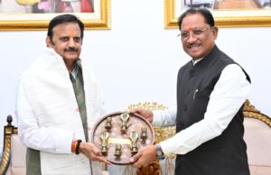 मुख्यमंत्री से मध्यप्रदेश के उपमुख्यमंत्री श्री राजेंद्र शुक्ल ने की सौजन्य मुलाकात