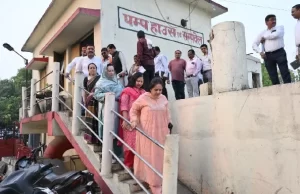 महापौर चौबे ने पार्षदो सहित जोन 4 कार्यालय के पंप हाउस में नया पंप हाउस शीघ्र तैयार करने दिए निर्देश