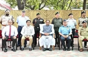 नेशनल डिफेंस कॉलेज के प्रशिक्षु सैन्य और गैर सैन्य अधिकारियों ने की मुख्यमंत्री से मुलाकात