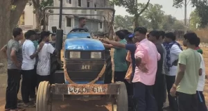 बंदूक छोड़ थामा ट्रैक्टर का स्टीयरिंग: नारायणपुर में आत्मसमर्पित नक्सलियों की नई पारी