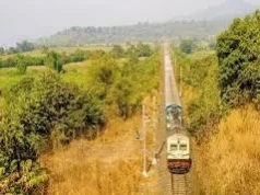 भारतीय रेलवे ने जोनों में लगाए 81 लाख 59 हजार पेड़, ट्रैक के किनारे वृक्षारोपण से मिट्टी का कटाव रुका