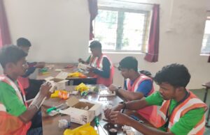 आत्मसमर्पित माओवादियों का आजीविकामूलक गतिविधियों से सुधर रहा भविष्य