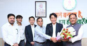 मुख्यमंत्री श्री विष्णु देव साय से जापान के प्रतिनिधिमंडल की सौजन्य मुलाकात: निवेश, तकनीकी सहयोग और औद्योगिक विस्तार को लेकर हुई विस्तृत चर्चा