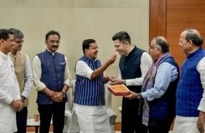 AAP के 7 बागी सांसदों को BJP में शामिल होने की मंजूरी
