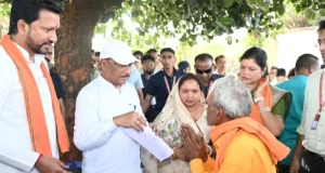 कटहल–गुलमोहर की छांव में सजी चौपाल, मुख्यमंत्री ने सरोधी में सुनी जनता की आवाज